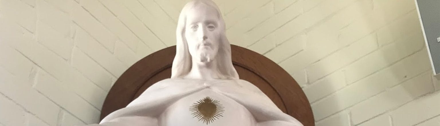 Statue of Jesus' Sacred Heart